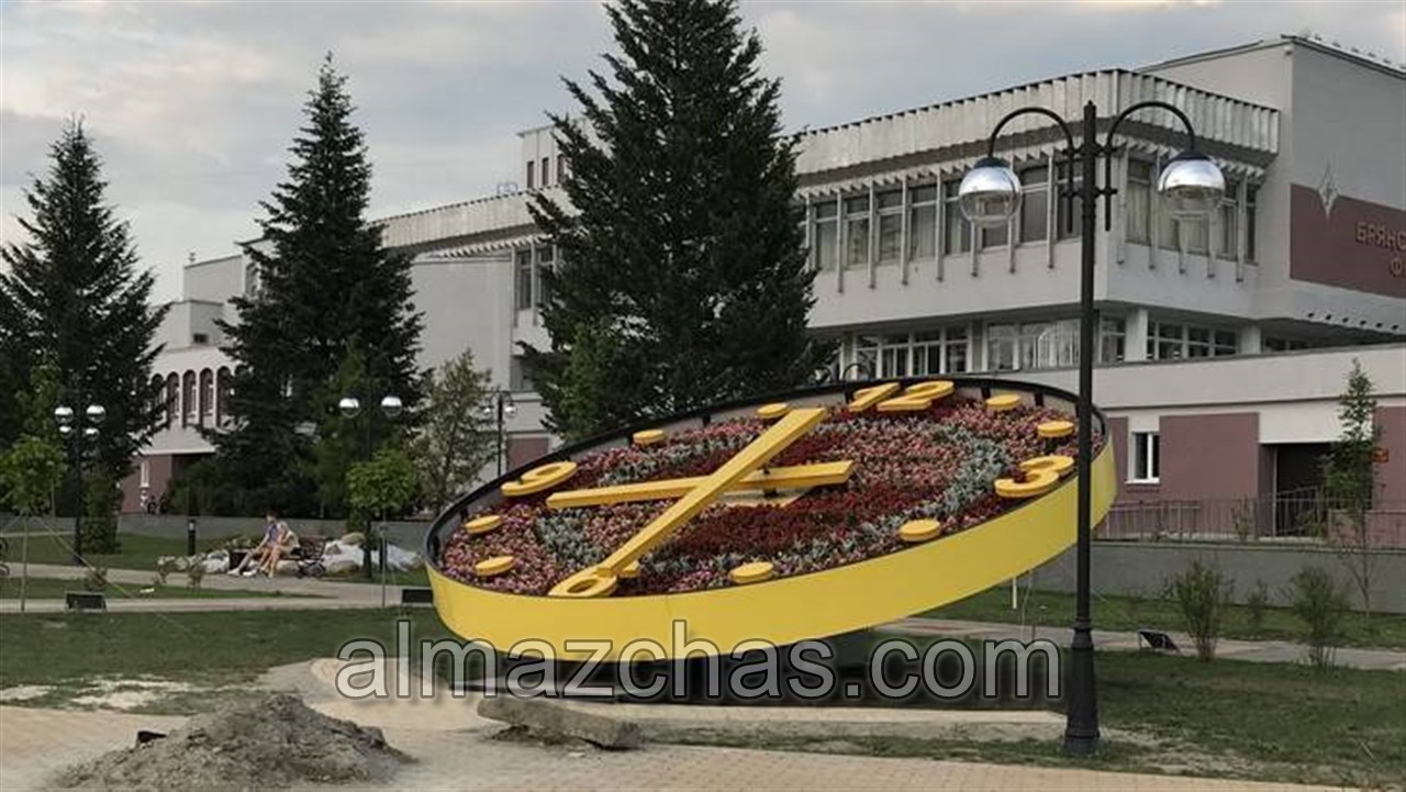 цветочные часы в городе Брянск