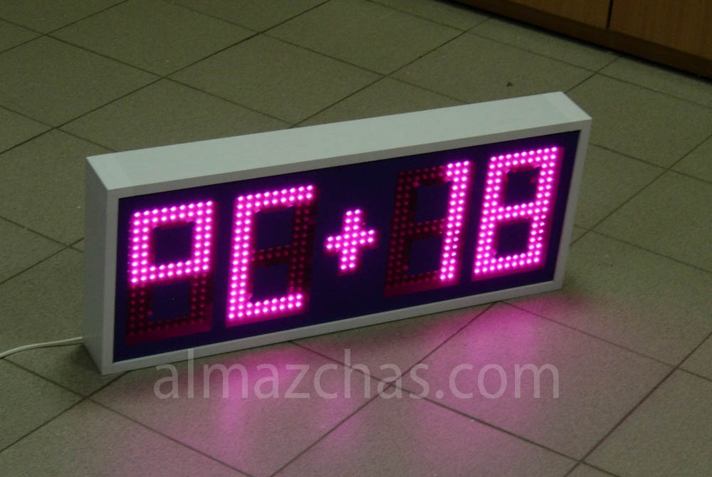 Электронные светодиодные часы розового цвета