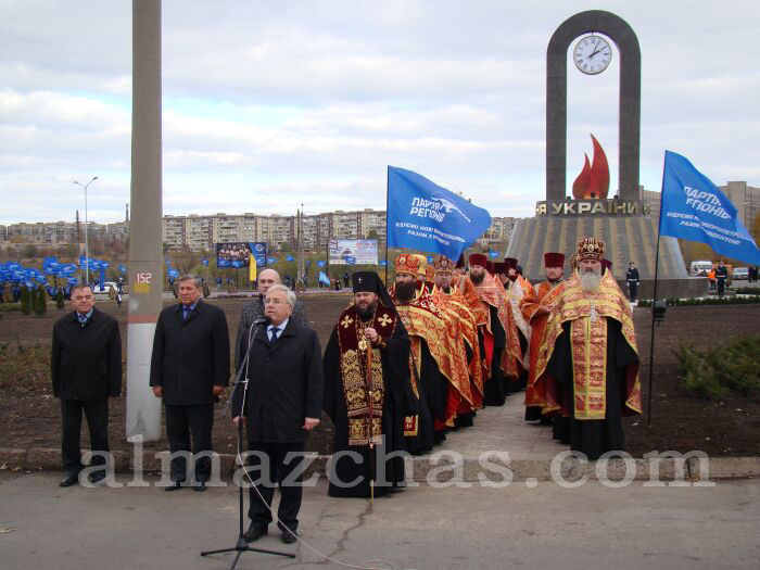 Архиепископ Ефрем освятил монумент