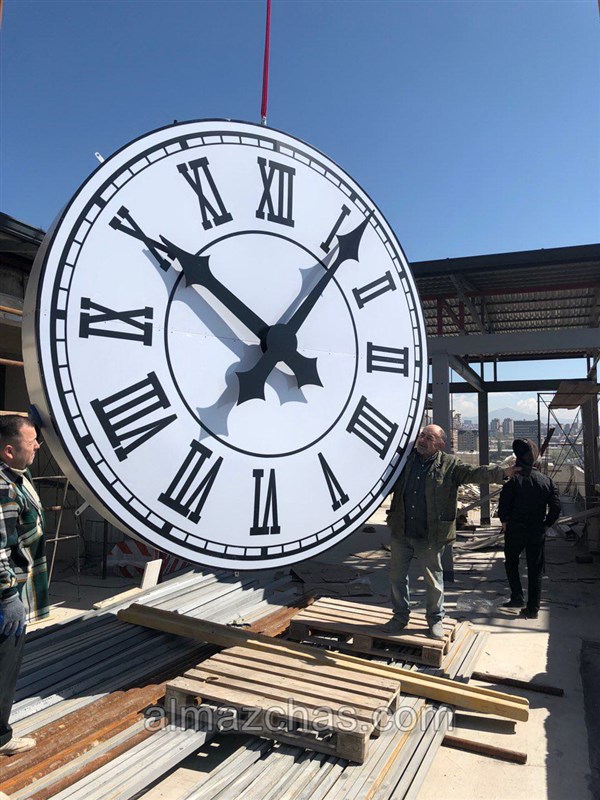 Установка часов диаметром 3 метра в г. Ереван фото 4