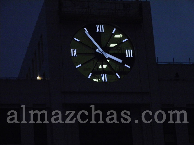 запущены самые большие часы г. Днепропетровск